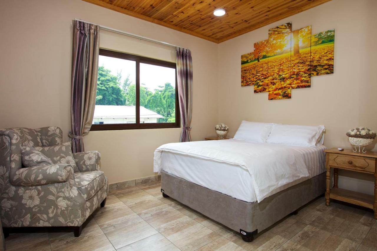 Stone Self Catering Apartment Grand Anse  Kültér fotó